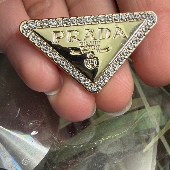 Prada - Picture 1 of 7